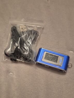 Portable Digital MP3 Player with Earbuds - Blue - 2GB - Brand New